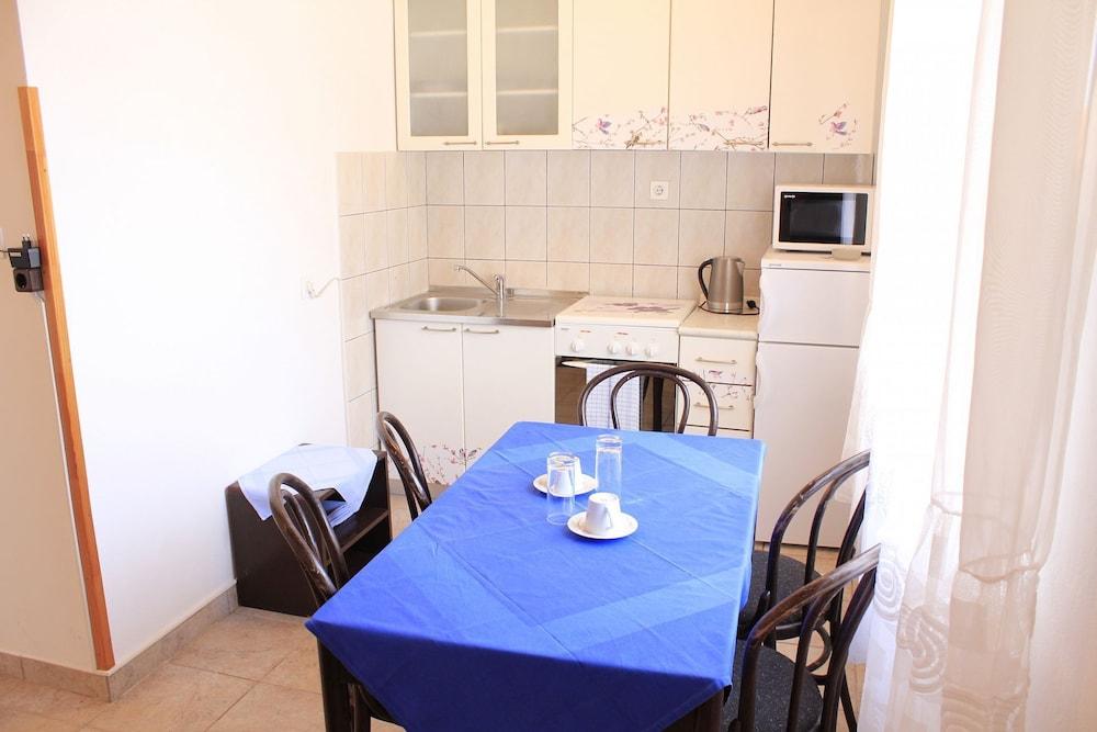 Jagoda - Comfy and Cozy - A2 Desni