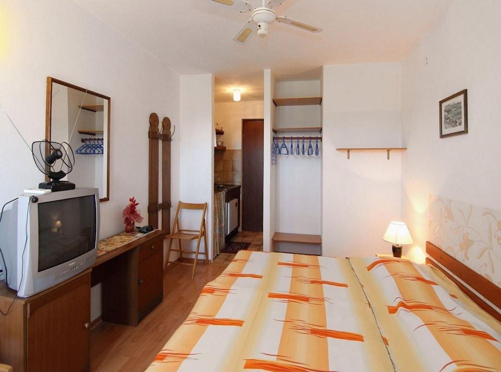 Nik - 50m From Beach - A3