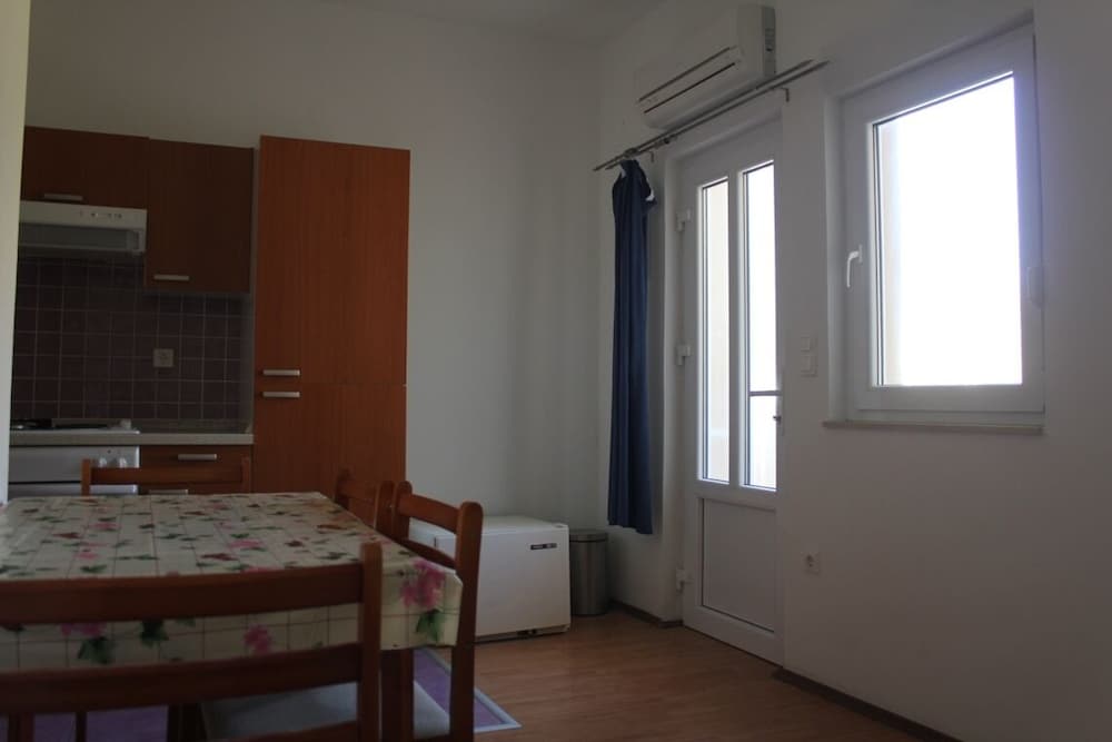 Ante - 50m From the sea - A4 Lila