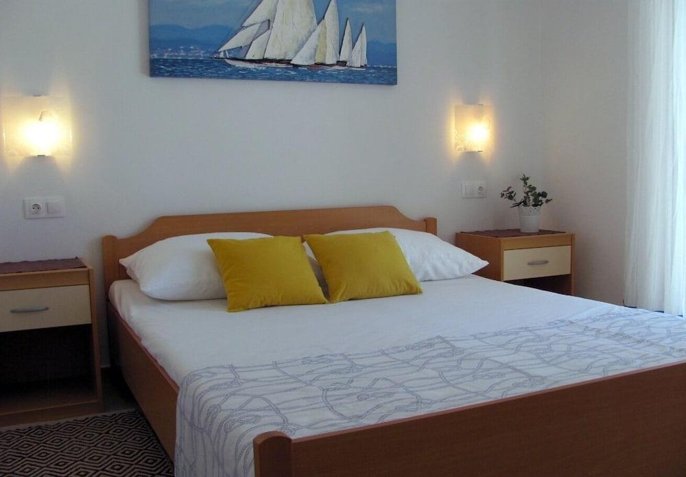 Neve - 50 m From Beach - A5