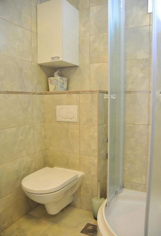 Sonja - 10m From Beach - A2-zeleni