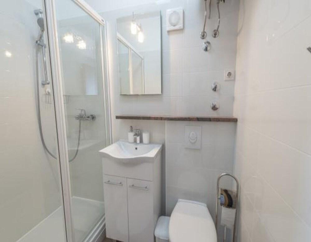 Muvil - 100 m From the sea - A1 - Bordo