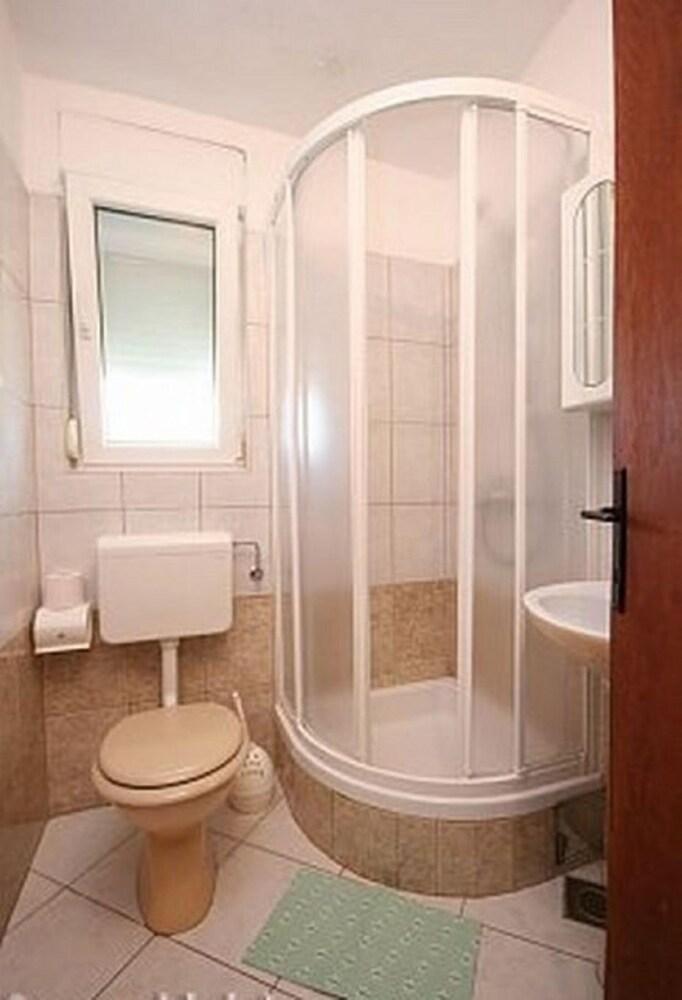 Kati - 150 m From Center - A1