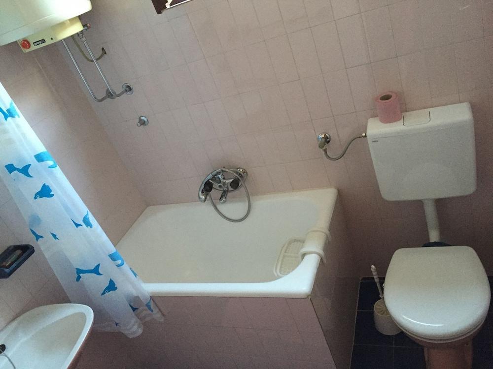 Vanesa - 50m From the sea - H