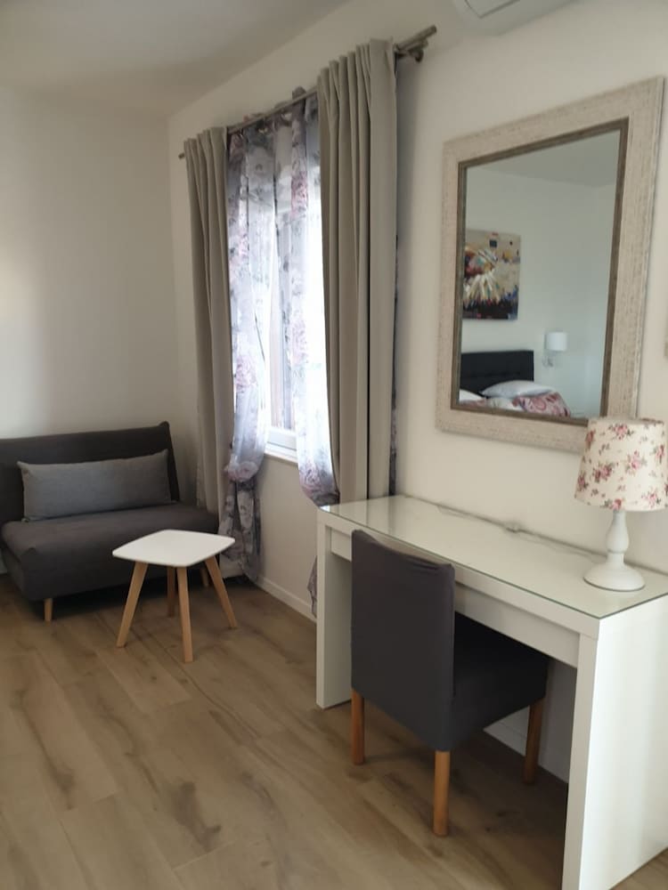 Vibo - Parking and Barbecue - A3 Vinka 3