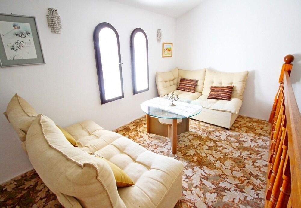 Uzlu - Close to the sea & Relaxing - H