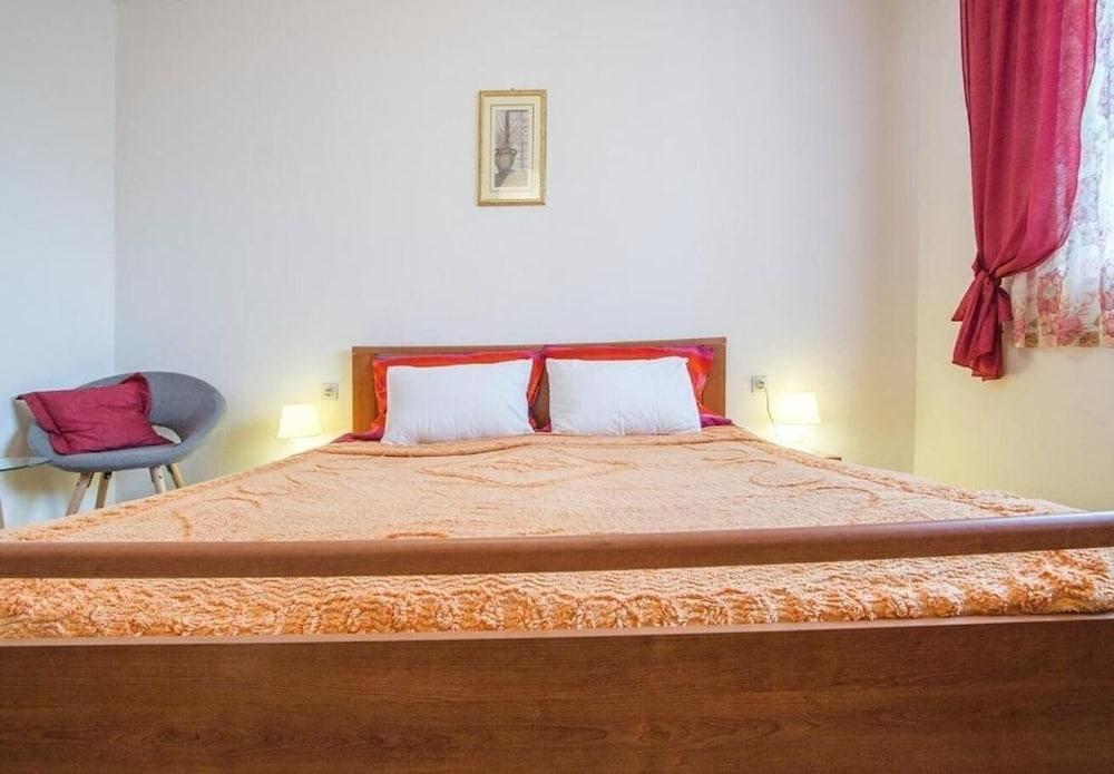 Ljilja - Nice Garden - A1