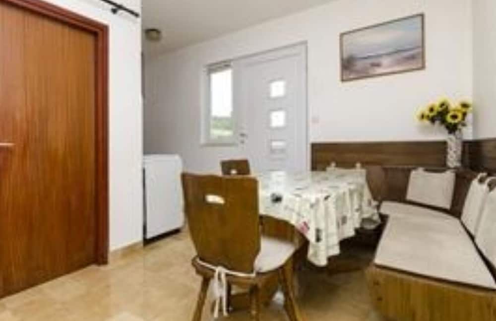 Mio - 100 m From Beach - A2