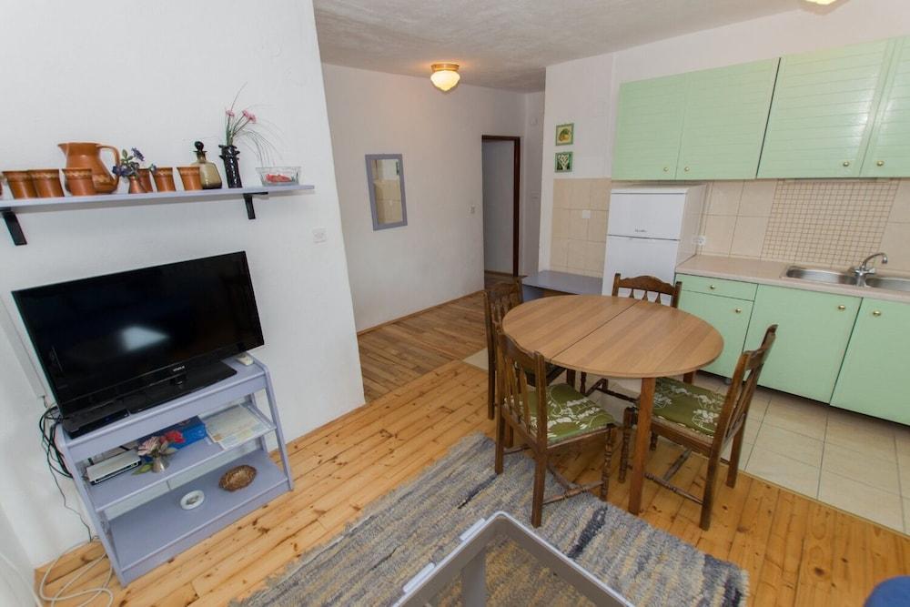 Ina - With Terrace - A3