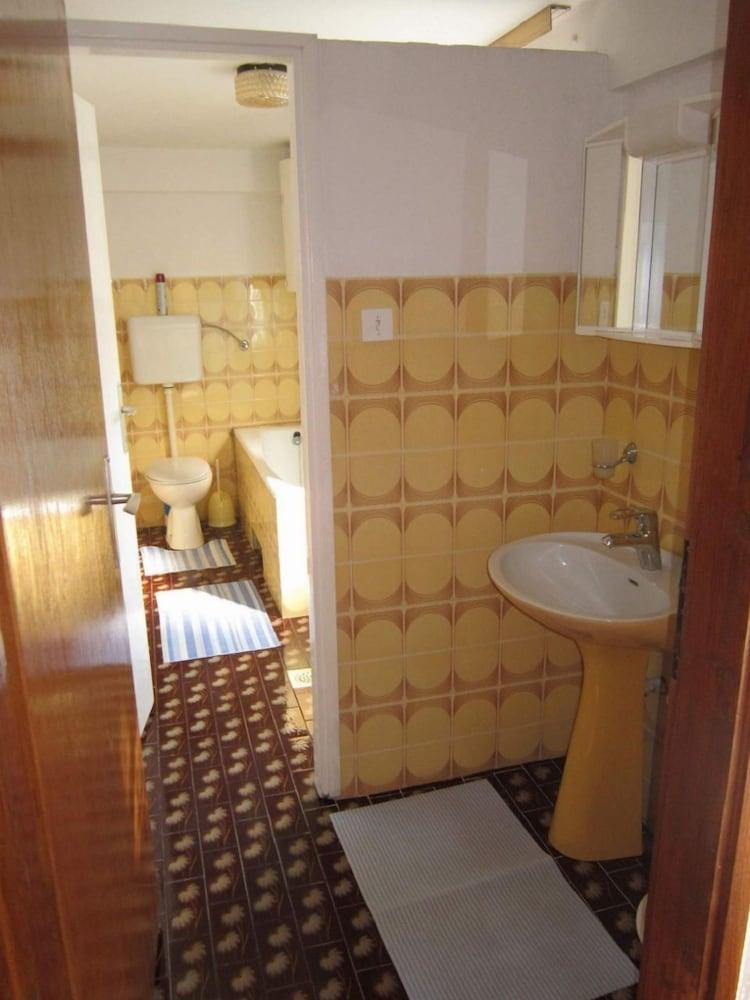 Graci - 20 m From Pebble Beach - A1