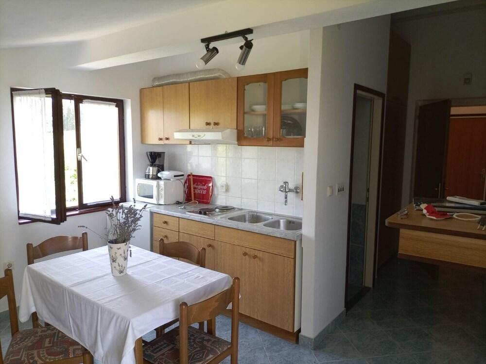 Edo - With Parking - A3