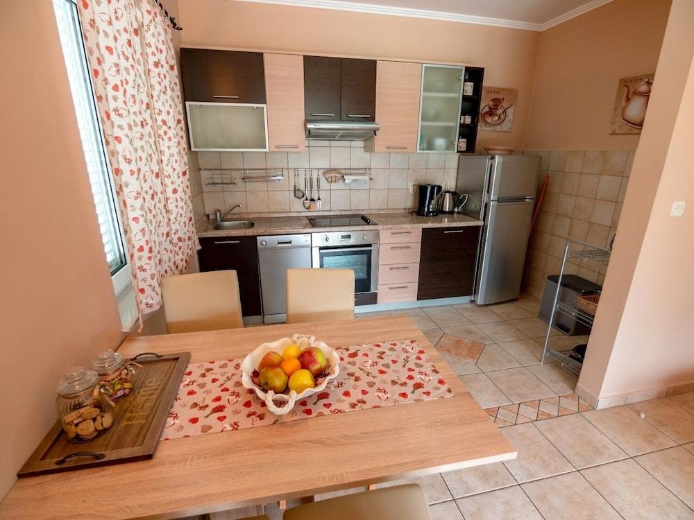 Keko - 100 m From the Beach - A2