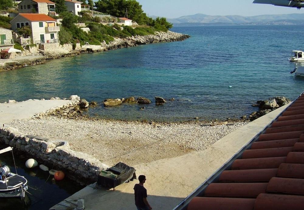 Nik - 5 m From sea - H