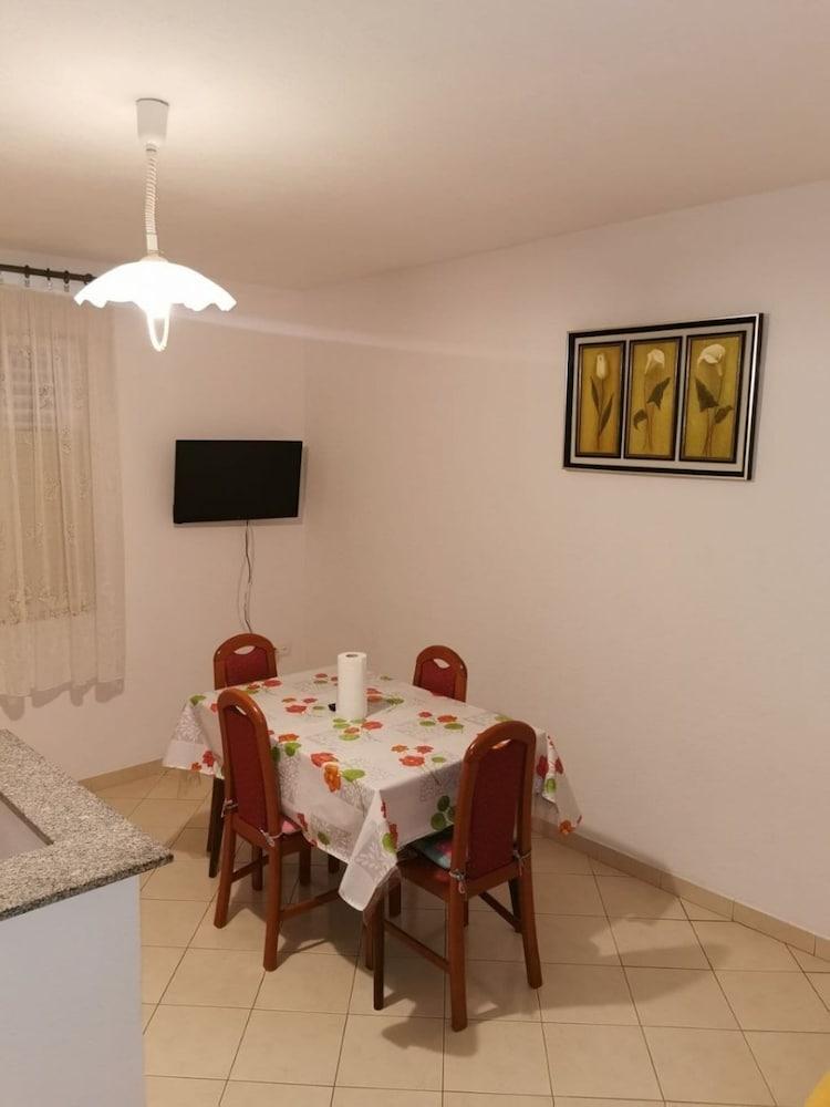 Dalibor - 5m From the sea With Parking - A6