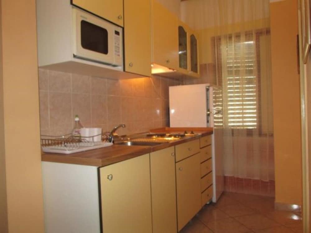 Ivo - With Parking - A2