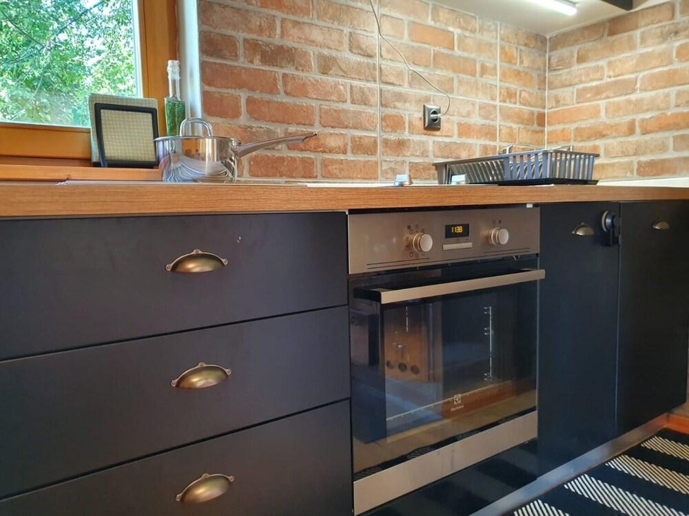 Laura - Wooden House - H