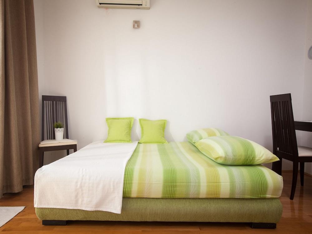 Green - Cosy & Close to the sea - A1