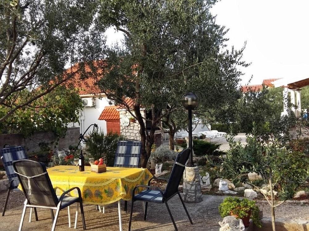 Edi - 40 m From Beach - SA4