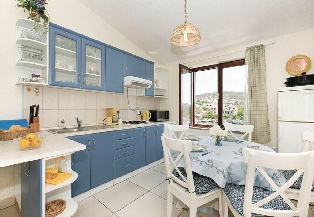 Milla - by the Beach - A1