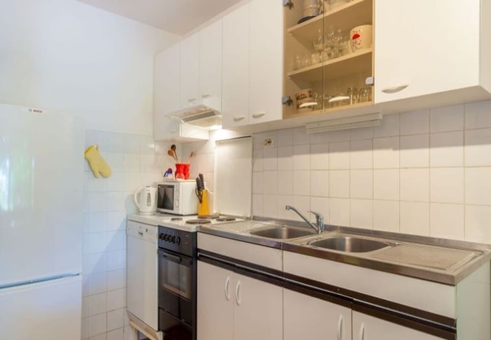 Zeljka - 60 m From sea - H