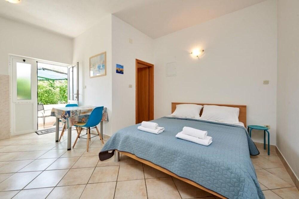 Mare - 30 m From Pebble Beach - SA2