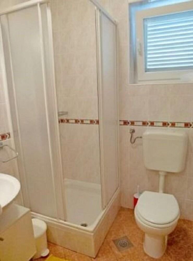 Vlado - 300 m From Pebble Beach - SA6