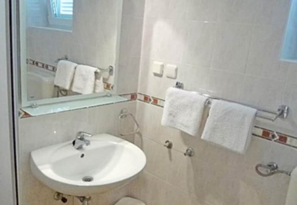 Vlado - 300 m From Pebble Beach - SA6