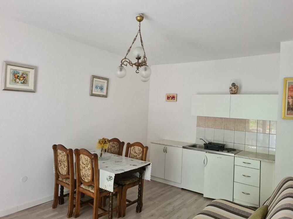 Stosa - With Parking - A2