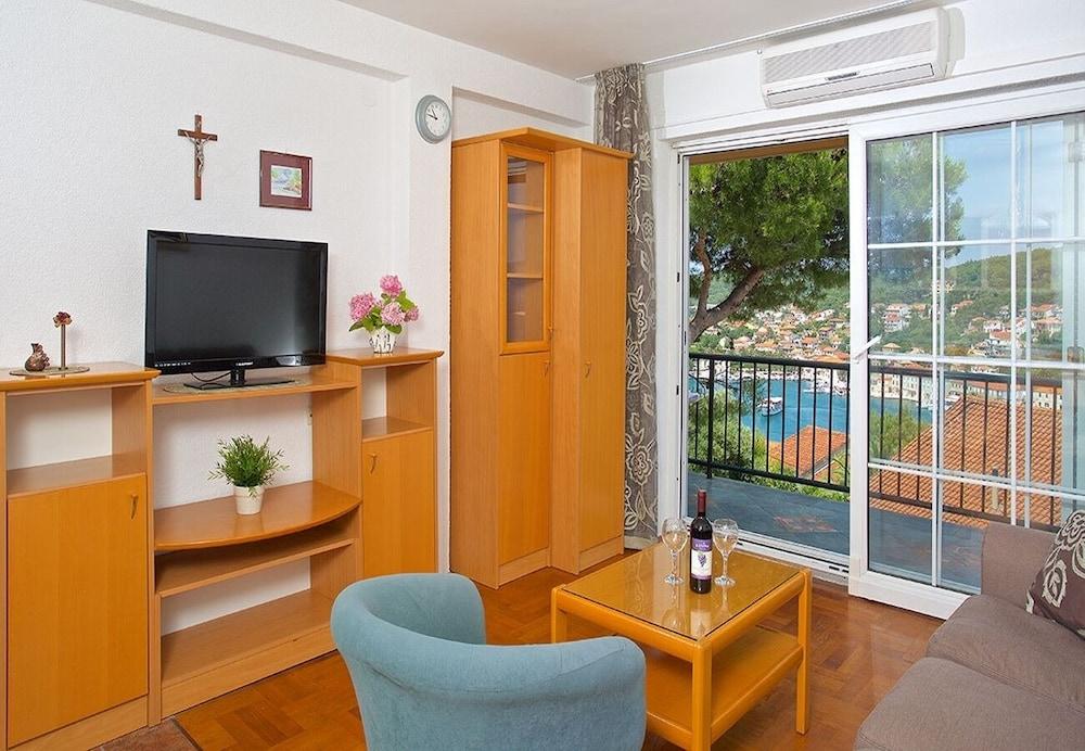 Tobo - Parking and Barbecue - A4 Kal4