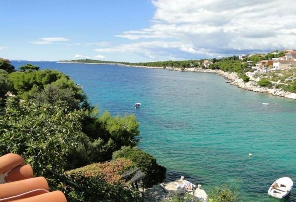 Bobi - 10 M From the sea - SA2