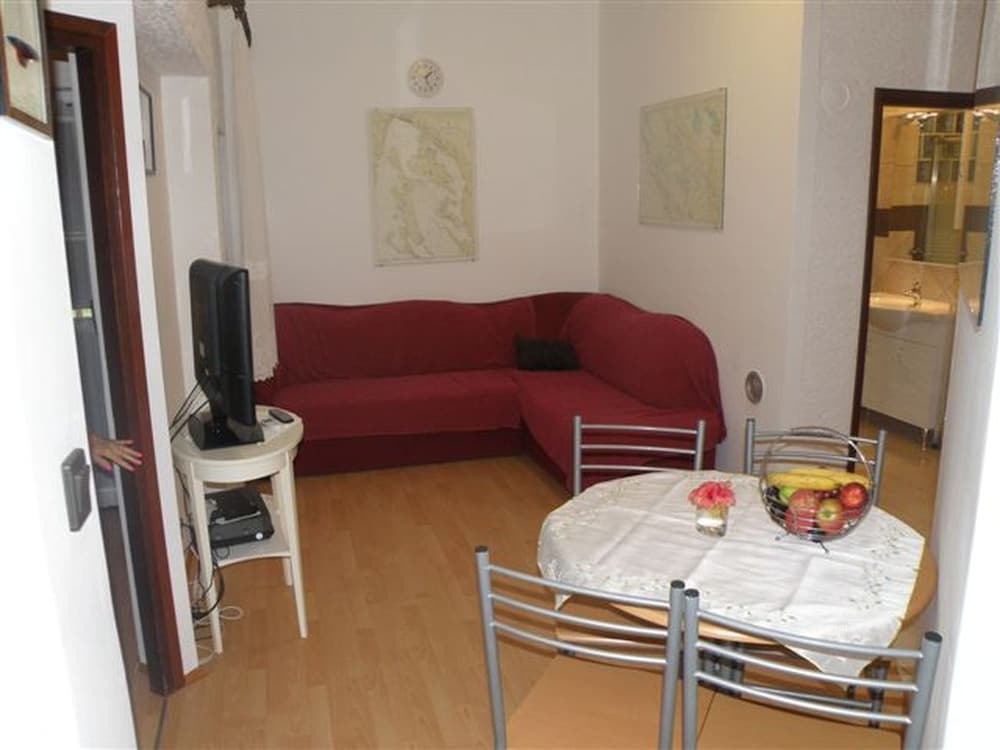 Maestro - 30m From the Beach & Parking - A3