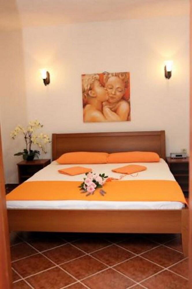 Vida With Garden - A1 - Naranča