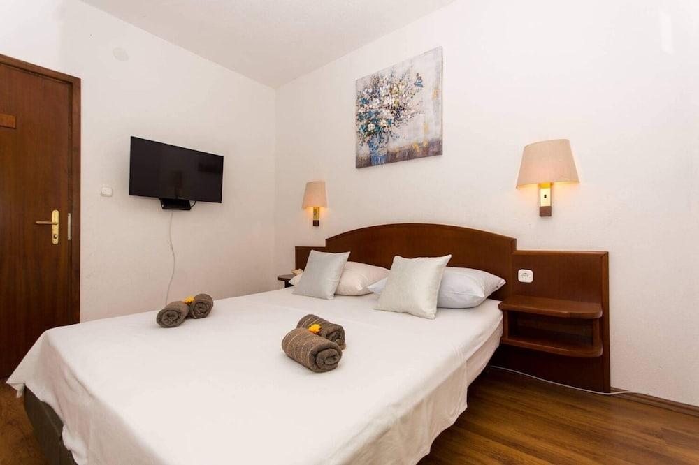 Sandra - Quiet & Close to the Beach - A3