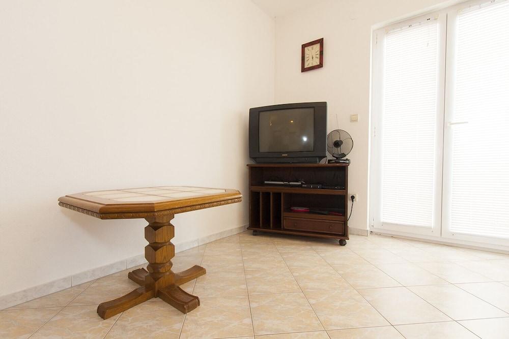 Zoran - 400 m From Beach - A1