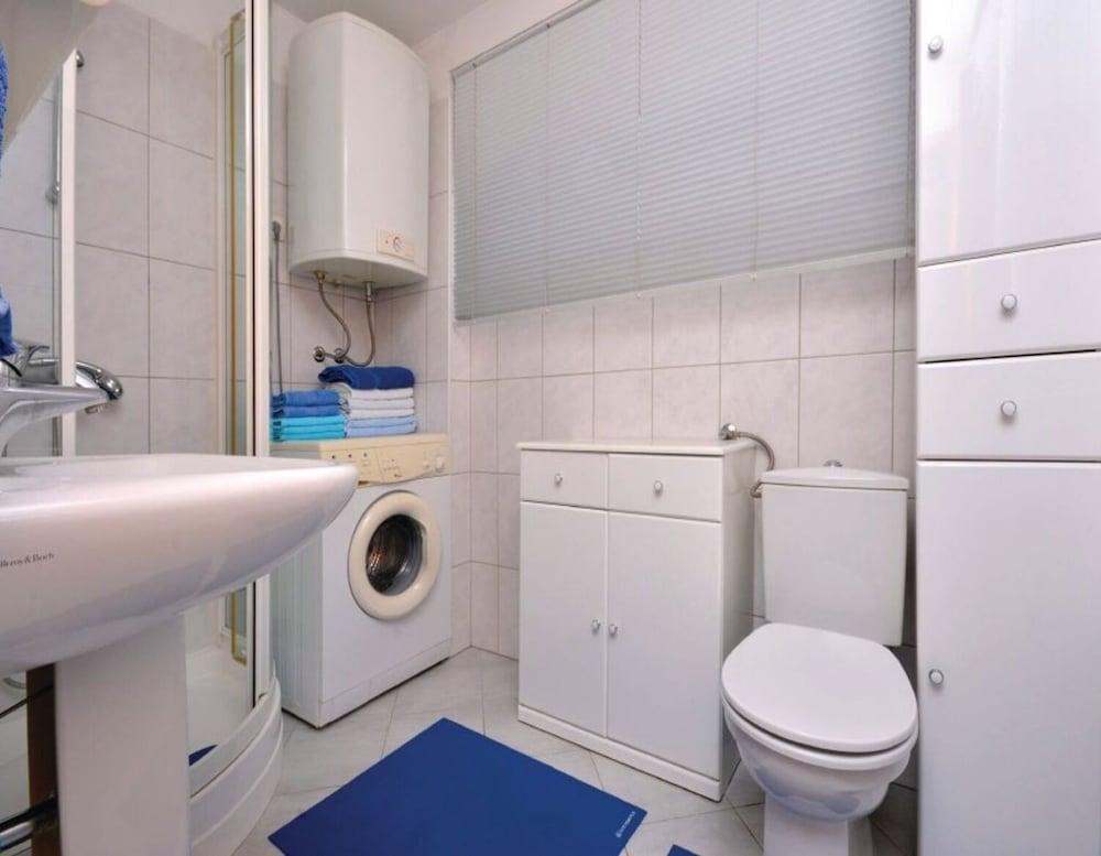 Mia - With Terrace - A1