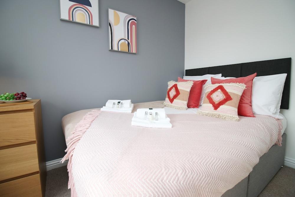 Gwent House by Tŷ SA