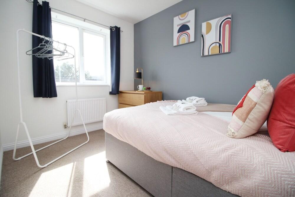 Gwent House by Tŷ SA