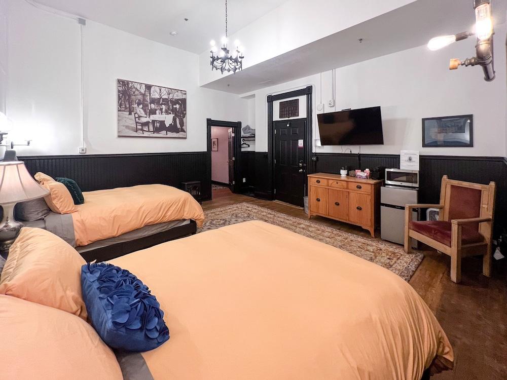 The Oliver Inn | Duluth Hotel Near Canal Park