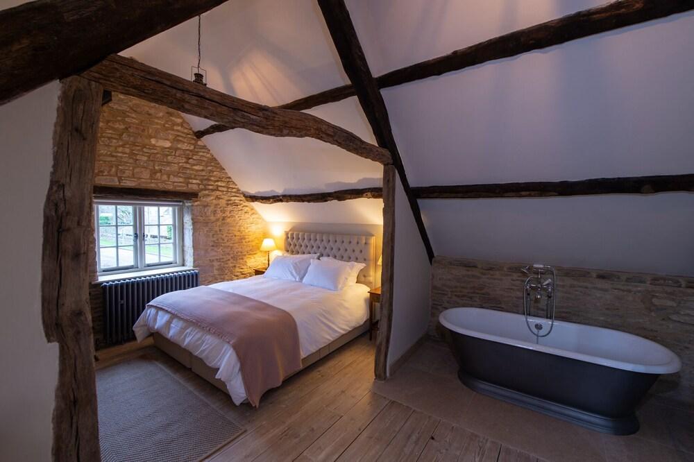 The Cotswolds Coach House