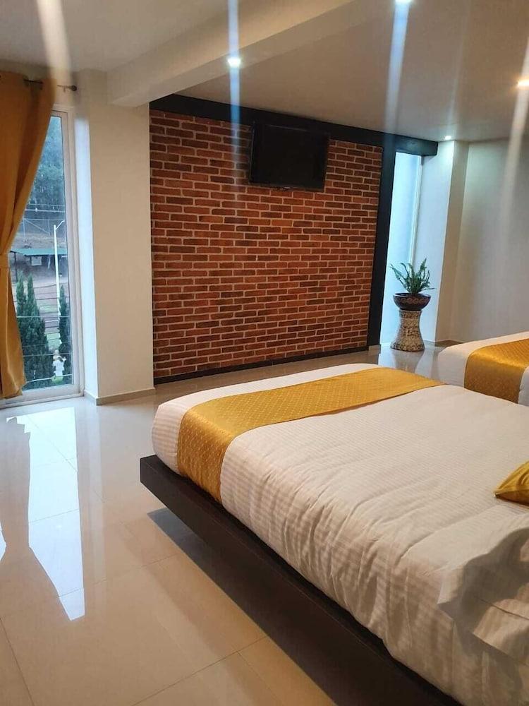 Hotel & Suites Dayan