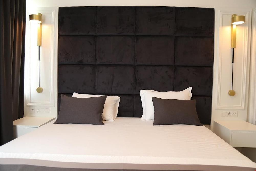 In Suit Luxury Hotel