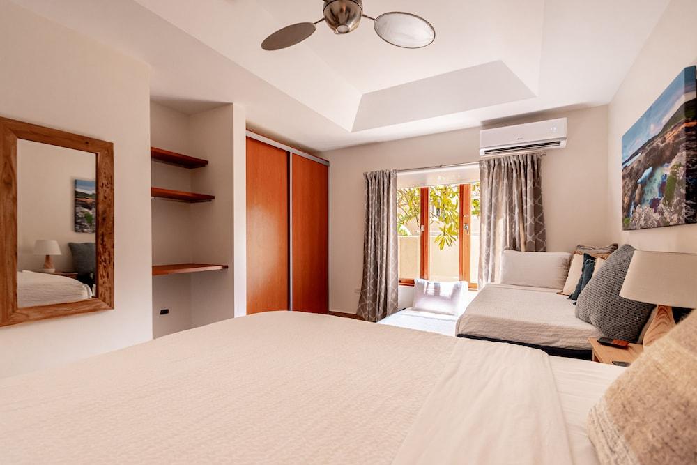 New! Ocean View With Rooftop Terrace in Malmok!