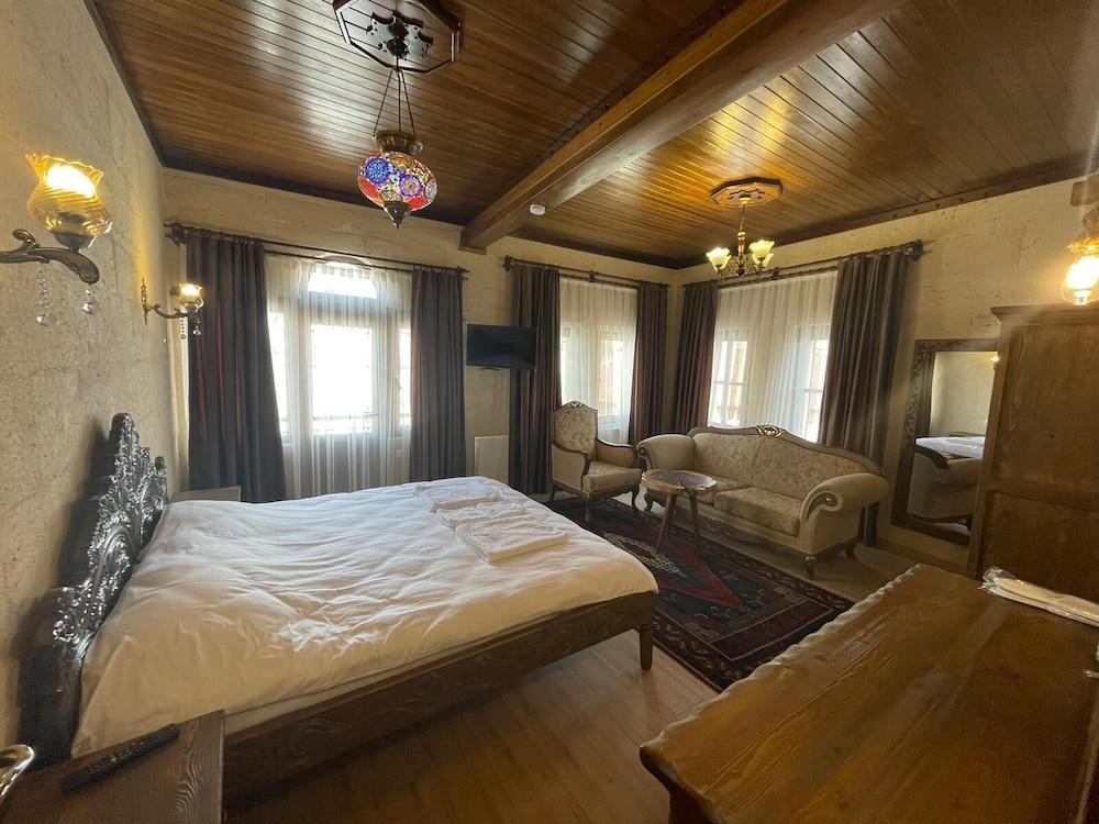 Bella Vista Stone House