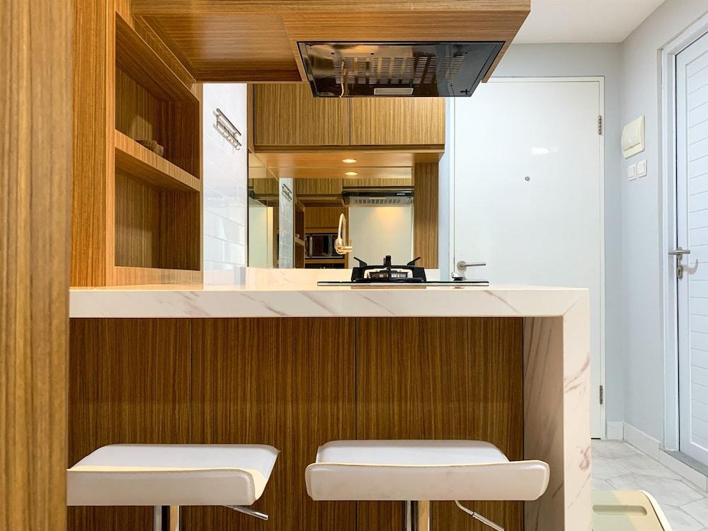 Fancy And Nice Studio At Sunter Park View Apartment