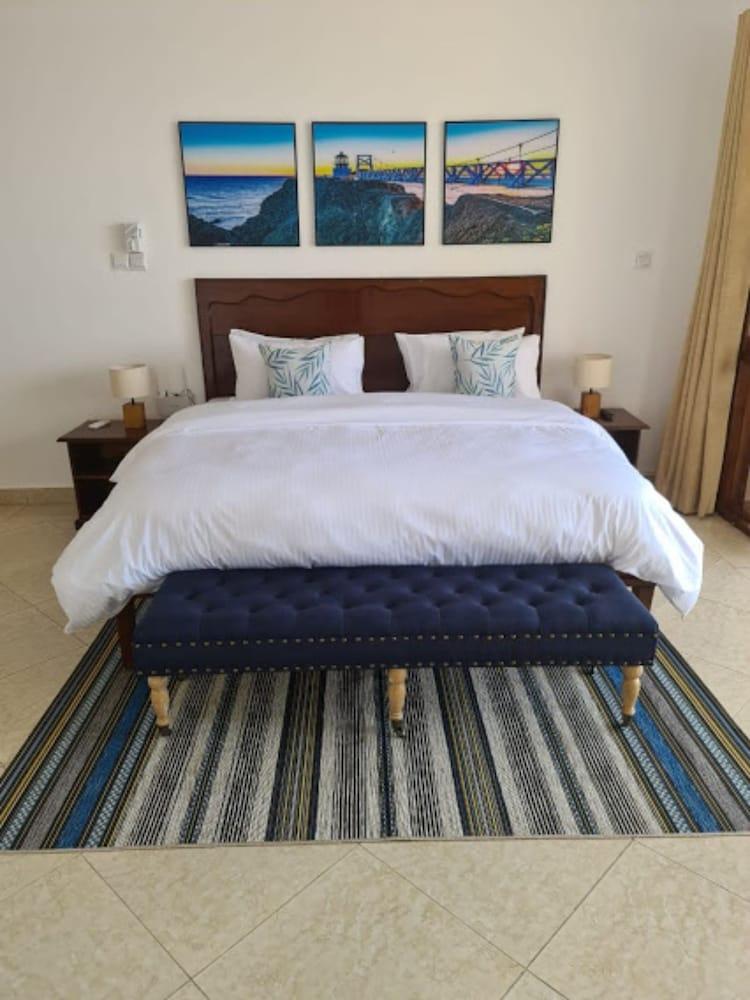 Stay.Plus Shanzu Beachfront Apartment