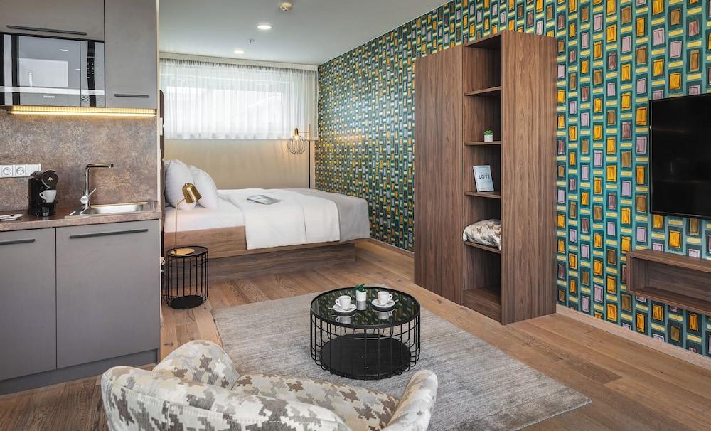 VN17 Rooftop Suites by Adrez Living