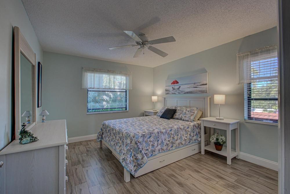 Anna Maria Island Beach Palms 2A