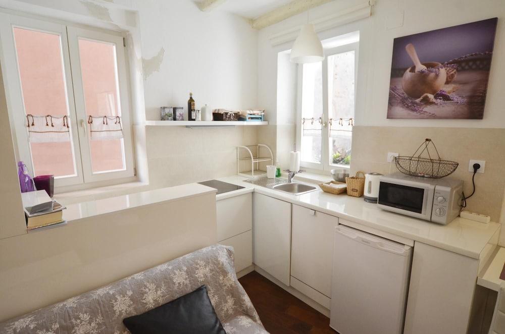 Lavanda - Casale Studios