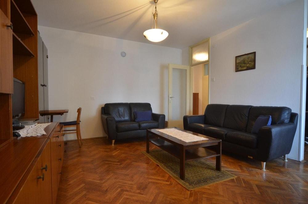 Tina - Two Bedroom Apartment