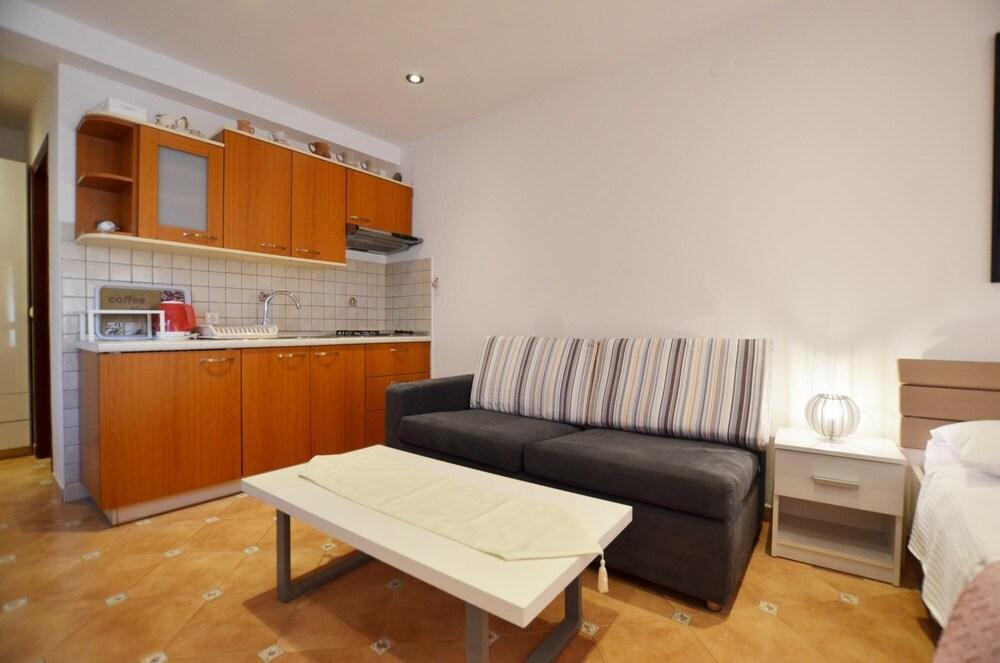 Jela Studio 2 1 in Rovinj